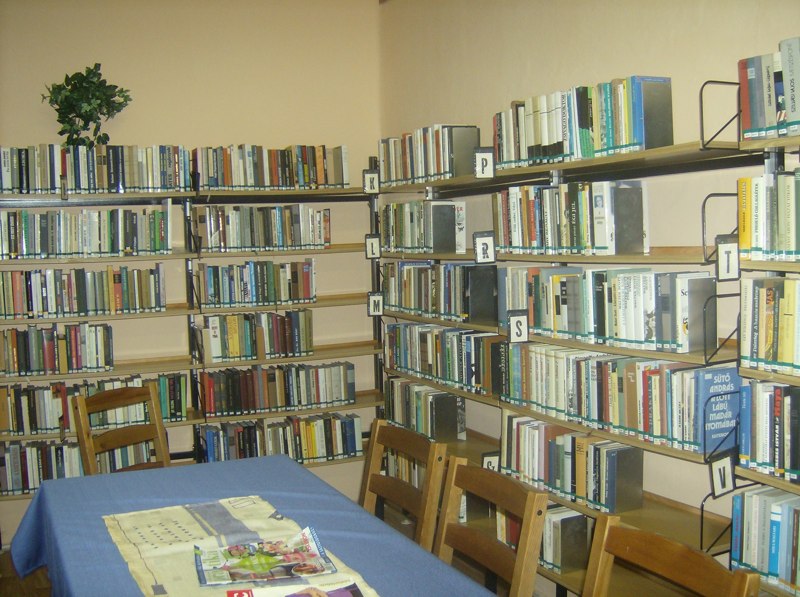 Pécsely könyvtár